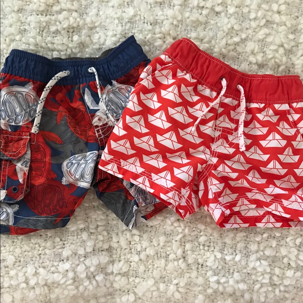 BabyGap 6-12 month swim trunks